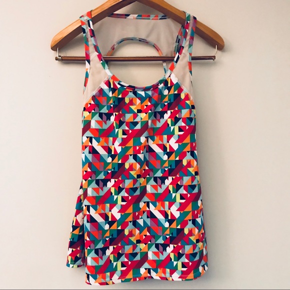 Fabletics cross-back athletic tank in geo multi XS - Picture 2 of 5
